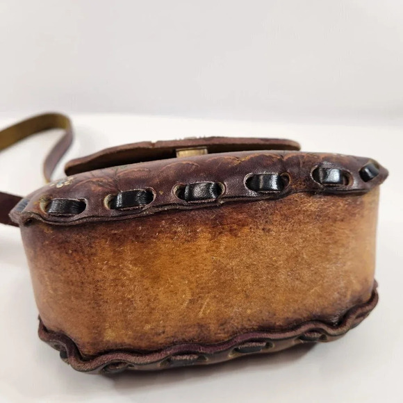 Small Hand Tooled Embossed Leather Purse with Floral Design Vintage - Picture 9 of 14